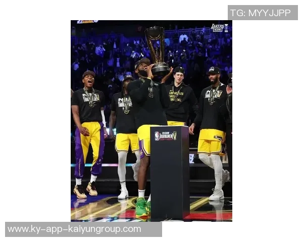 詹姆斯独占鳌头成篮球史上唯一五大MVP得主的传奇之路